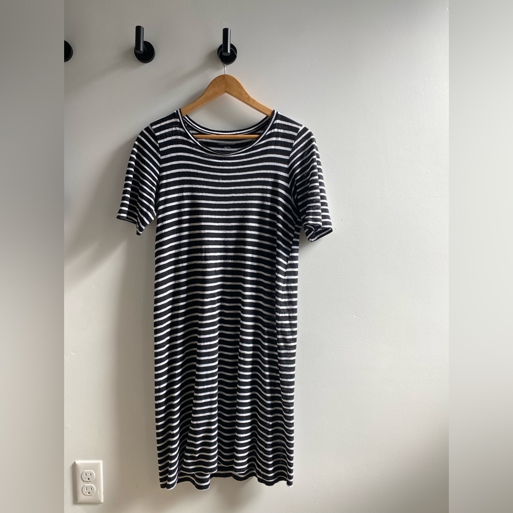 100%linen Eileen Fisher shirt dress